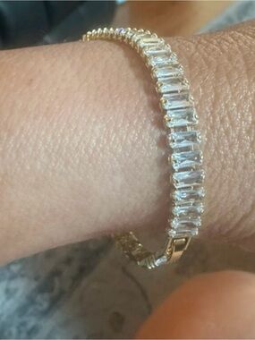 Swarovski crystal elements - Tennis Bracelet